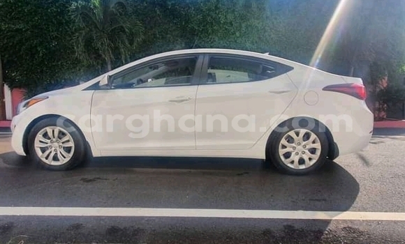Ra Àlòkù Hyundai Elantra funfun Ọkọ̀ in Accra ni Greater Accra Ra Àlòkù Hyundai Elantra funfun Ọkọ̀ in Accra ni Greater Accra