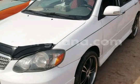 Ra Àlòkù Toyota Corolla funfun Ọkọ̀ in Accra ni Greater Accra Ra Àlòkù Toyota Corolla funfun Ọkọ̀ in Accra ni Greater Accra