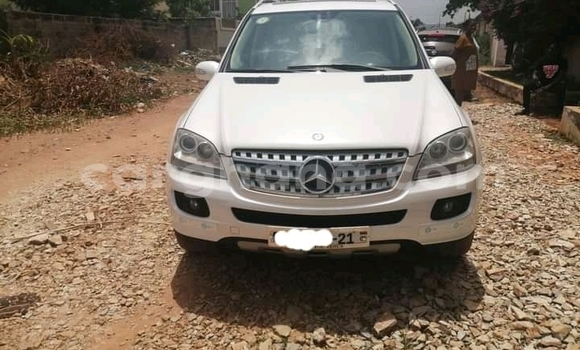 Buy Used Mercedes‒Benz M–Class White Car in Accra in Greater Accra Buy Used Mercedes‒Benz M–Class White Car in Accra in Greater Accra