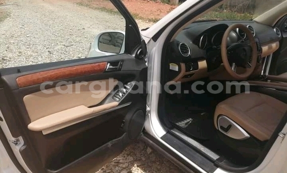 Buy Used Mercedes‒Benz M–Class White Car in Accra in Greater Accra Buy Used Mercedes‒Benz M–Class White Car in Accra in Greater Accra