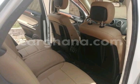 Buy Used Mercedes‒Benz M–Class White Car in Accra in Greater Accra Buy Used Mercedes‒Benz M–Class White Car in Accra in Greater Accra