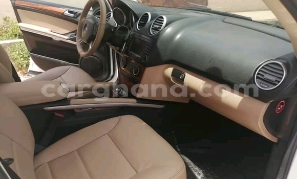 Buy Used Mercedes‒Benz M–Class White Car in Accra in Greater Accra Buy Used Mercedes‒Benz M–Class White Car in Accra in Greater Accra