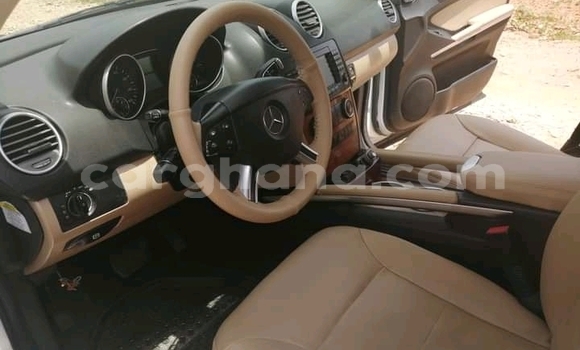 Buy Used Mercedes‒Benz M–Class White Car in Accra in Greater Accra Buy Used Mercedes‒Benz M–Class White Car in Accra in Greater Accra