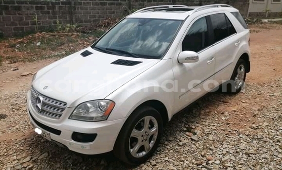 Buy Used Mercedes‒Benz M–Class White Car in Accra in Greater Accra Buy Used Mercedes‒Benz M–Class White Car in Accra in Greater Accra
