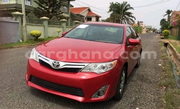 Ra Àlòkù Toyota Camry Red Ọkọ̀ in Accra ni Greater Accra Ra Àlòkù Toyota Camry Red Ọkọ̀ in Accra ni Greater Accra