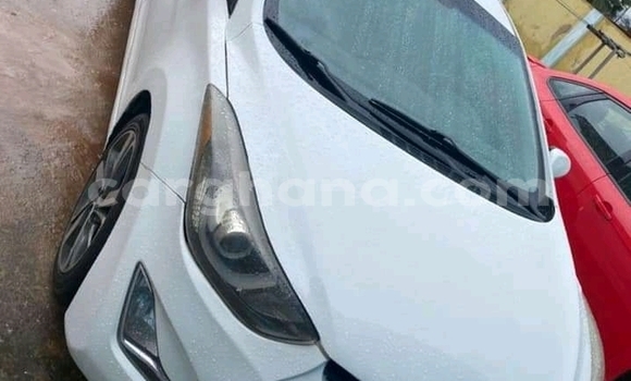Sayi Na hannu Hyundai Elantra White Mota in Accra a Greater Accra