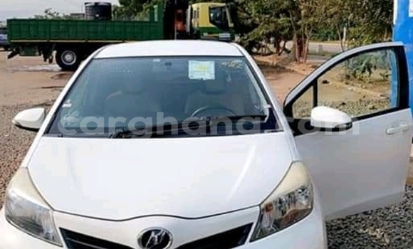 Buy Used Toyota Vitz White Car in Accra in Greater Accra