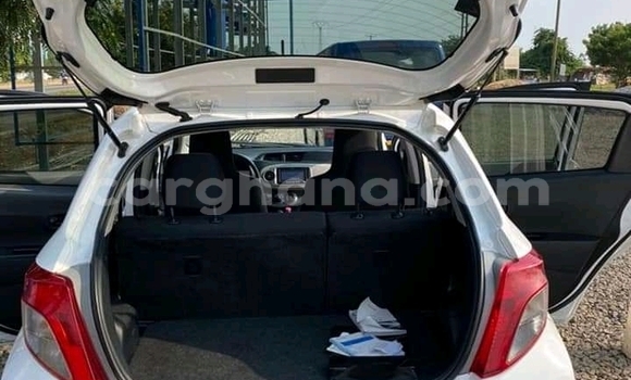 Buy Used Toyota Vitz White Car in Accra in Greater Accra Buy Used Toyota Vitz White Car in Accra in Greater Accra