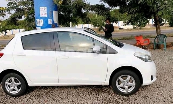 Buy Used Toyota Vitz White Car in Accra in Greater Accra Buy Used Toyota Vitz White Car in Accra in Greater Accra