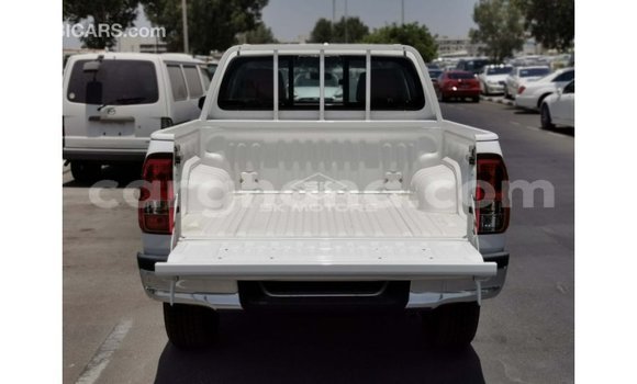 Buy Import Toyota Hilux White Car in Import - Dubai in Ashanti Buy Import Toyota Hilux White Car in Import - Dubai in Ashanti