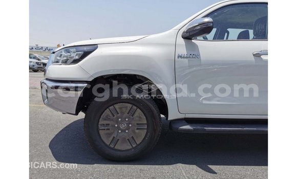 Buy Import Toyota Hilux White Car in Import - Dubai in Ashanti Buy Import Toyota Hilux White Car in Import - Dubai in Ashanti