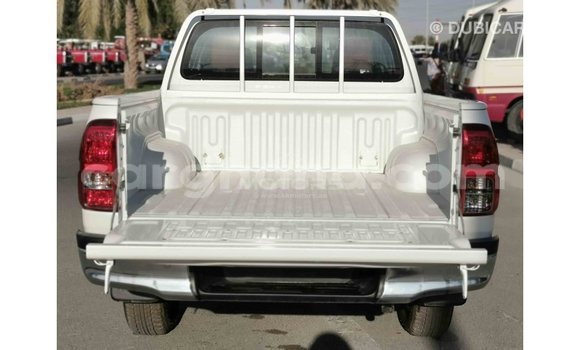 Buy Import Toyota Hilux White Car in Import - Dubai in Ashanti Buy Import Toyota Hilux White Car in Import - Dubai in Ashanti