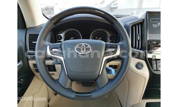 Ra Imported Toyota Land Cruiser funfun Ọkọ̀ in Import - Dubai ni Ashanti Ra Imported Toyota Land Cruiser funfun Ọkọ̀ in Import - Dubai ni Ashanti