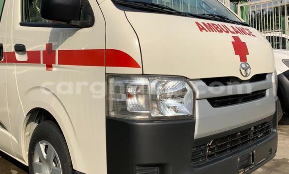 Buy Used Toyota Hiace White Car in Sekondi–Takoradi Metropolitan in Western