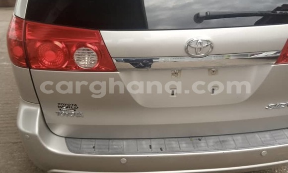 Buy Used Toyota Sienna Silver Car in Sekondi–Takoradi Metropolitan in Western