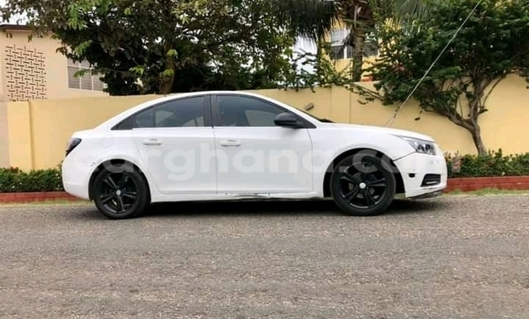 Sayi Na hannu Chevrolet Cruze White Mota in Accra a Greater Accra Sayi Na hannu Chevrolet Cruze White Mota in Accra a Greater Accra
