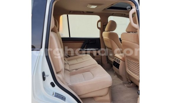 Buy Import Toyota Land Cruiser White Car in Import - Dubai in Ashanti Buy Import Toyota Land Cruiser White Car in Import - Dubai in Ashanti