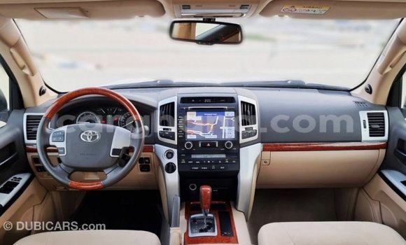 Buy Import Toyota Land Cruiser White Car in Import - Dubai in Ashanti Buy Import Toyota Land Cruiser White Car in Import - Dubai in Ashanti