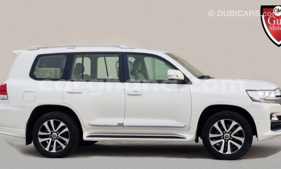 Ra Imported Toyota Land Cruiser funfun Ọkọ̀ in Import - Dubai ni Ashanti Ra Imported Toyota Land Cruiser funfun Ọkọ̀ in Import - Dubai ni Ashanti
