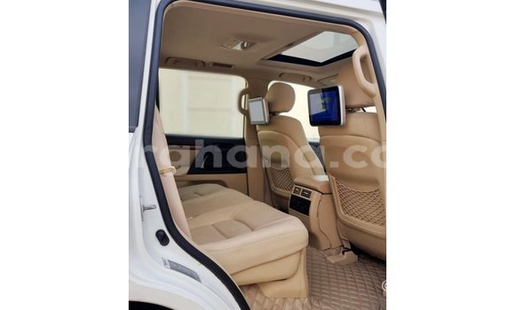 Ra Imported Toyota Land Cruiser funfun Ọkọ̀ in Import - Dubai ni Ashanti Ra Imported Toyota Land Cruiser funfun Ọkọ̀ in Import - Dubai ni Ashanti
