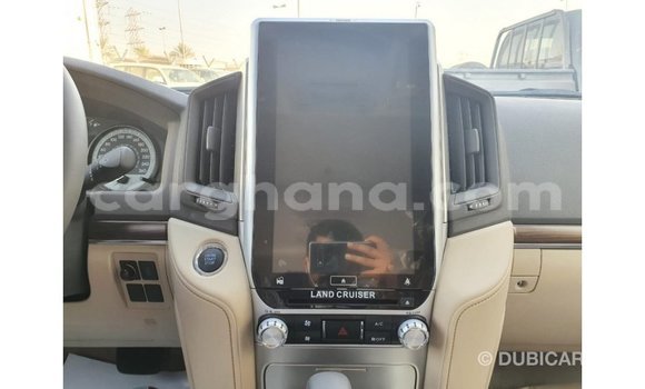 Ra Imported Toyota Land Cruiser funfun Ọkọ̀ in Import - Dubai ni Ashanti Ra Imported Toyota Land Cruiser funfun Ọkọ̀ in Import - Dubai ni Ashanti