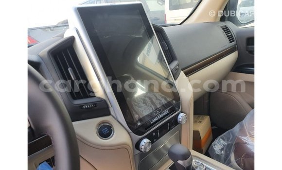 Ra Imported Toyota Land Cruiser funfun Ọkọ̀ in Import - Dubai ni Ashanti Ra Imported Toyota Land Cruiser funfun Ọkọ̀ in Import - Dubai ni Ashanti