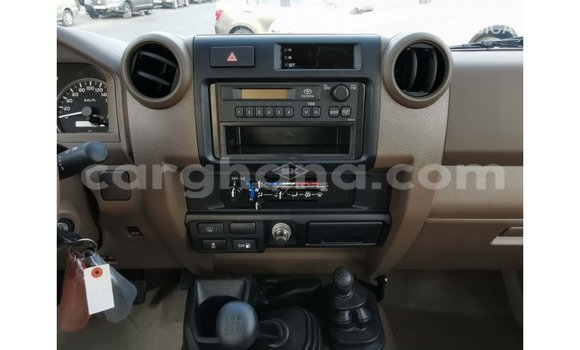 Sayi Imported Toyota Land Cruiser White Mota in Import - Dubai a Ashanti Sayi Imported Toyota Land Cruiser White Mota in Import - Dubai a Ashanti