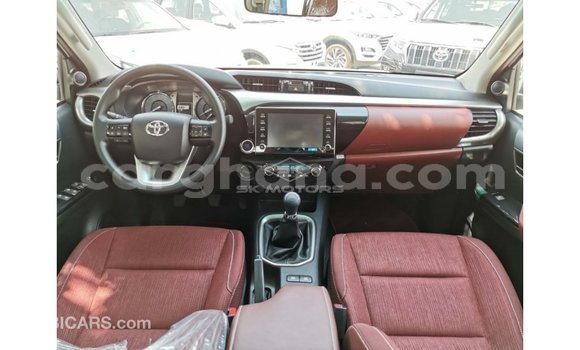 Sayi Imported Toyota Hilux White Mota in Import - Dubai a Ashanti Sayi Imported Toyota Hilux White Mota in Import - Dubai a Ashanti