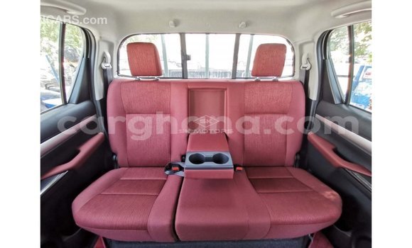 Sayi Imported Toyota Hilux White Mota in Import - Dubai a Ashanti Sayi Imported Toyota Hilux White Mota in Import - Dubai a Ashanti