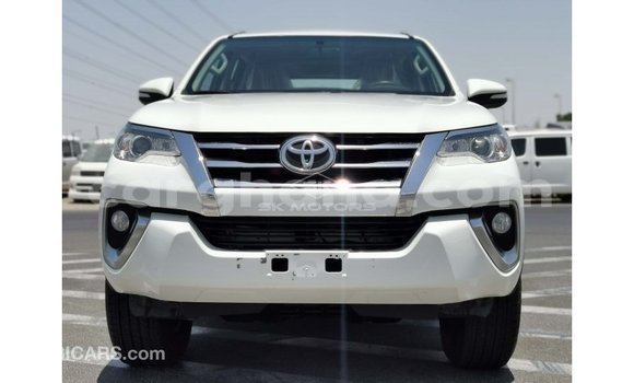 Sayi Imported Toyota Fortuner White Mota in Import - Dubai a Ashanti Sayi Imported Toyota Fortuner White Mota in Import - Dubai a Ashanti