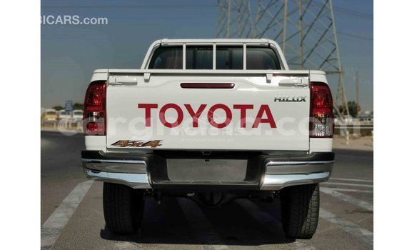 Buy Import Toyota Hilux White Car in Import - Dubai in Ashanti Buy Import Toyota Hilux White Car in Import - Dubai in Ashanti