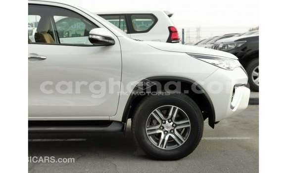 Ra Imported Toyota Fortuner funfun Ọkọ̀ in Import - Dubai ni Ashanti Ra Imported Toyota Fortuner funfun Ọkọ̀ in Import - Dubai ni Ashanti
