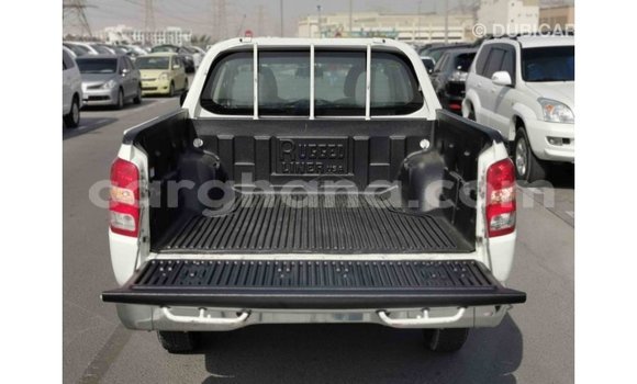 Sayi Imported Mitsubishi L200 White Mota in Import - Dubai a Ashanti Sayi Imported Mitsubishi L200 White Mota in Import - Dubai a Ashanti