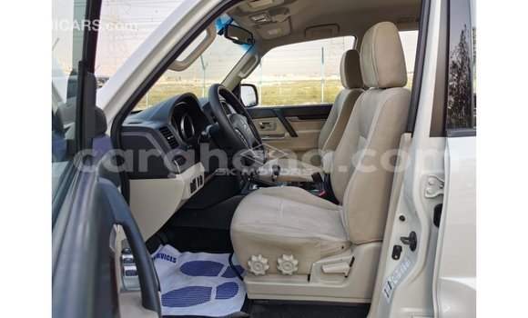 Sayi Imported Mitsubishi Pajero White Mota in Import - Dubai a Ashanti Sayi Imported Mitsubishi Pajero White Mota in Import - Dubai a Ashanti