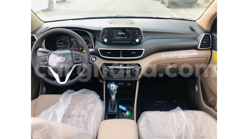 Big with watermark hyundai tucson ashanti import dubai 35321