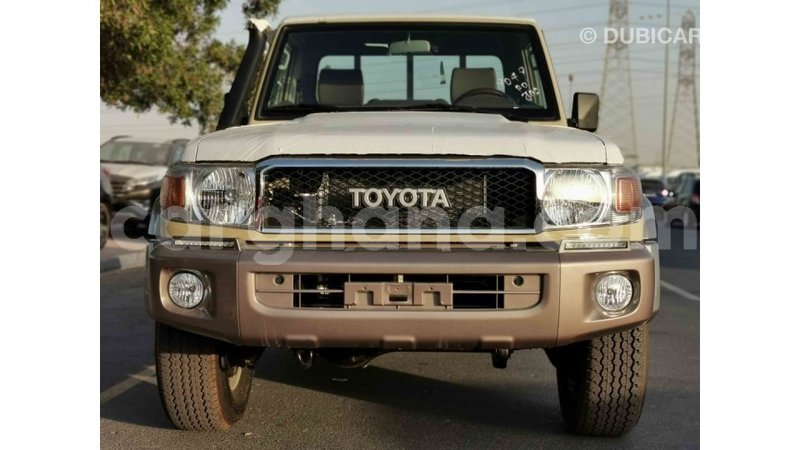 Big with watermark toyota land cruiser ashanti import dubai 35332