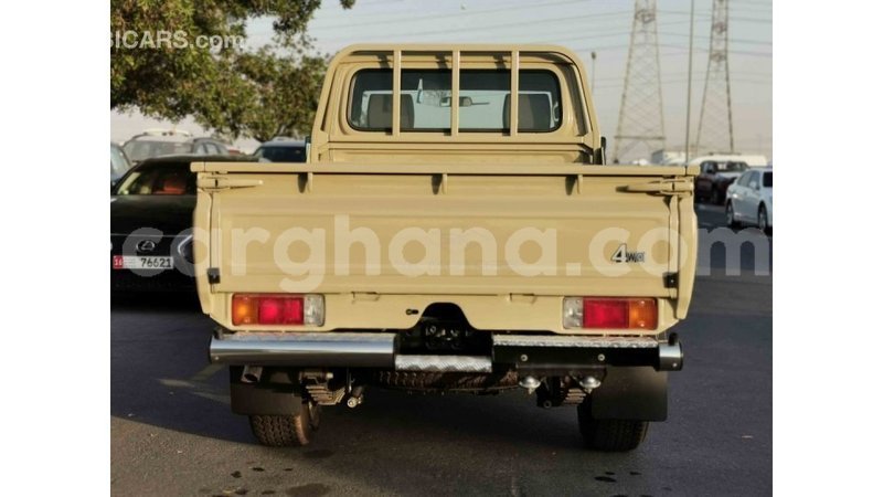 Big with watermark toyota land cruiser ashanti import dubai 35332