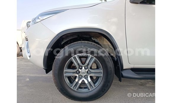 Sayi Imported Toyota Fortuner White Mota in Import - Dubai a Ashanti Sayi Imported Toyota Fortuner White Mota in Import - Dubai a Ashanti