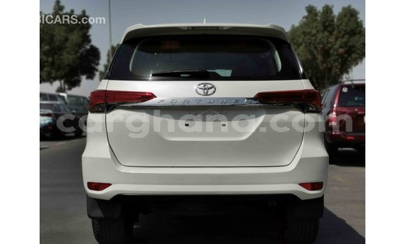 Ra Imported Toyota Fortuner funfun Ọkọ̀ in Import - Dubai ni Ashanti Ra Imported Toyota Fortuner funfun Ọkọ̀ in Import - Dubai ni Ashanti