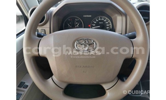 Sayi Imported Toyota Land Cruiser White Mota in Import - Dubai a Ashanti Sayi Imported Toyota Land Cruiser White Mota in Import - Dubai a Ashanti