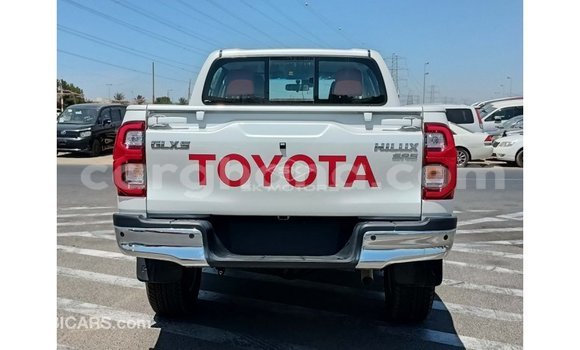 Sayi Imported Toyota Hilux White Mota in Import - Dubai a Ashanti Sayi Imported Toyota Hilux White Mota in Import - Dubai a Ashanti