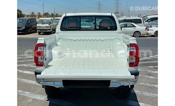 Sayi Imported Toyota Hilux White Mota in Import - Dubai a Ashanti Sayi Imported Toyota Hilux White Mota in Import - Dubai a Ashanti