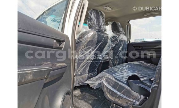 Sayi Imported Toyota Hilux White Mota in Import - Dubai a Ashanti Sayi Imported Toyota Hilux White Mota in Import - Dubai a Ashanti