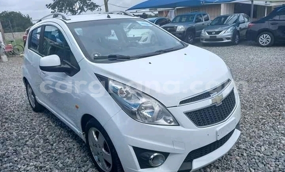 Ra Àlòkù Chevrolet Spark funfun Ọkọ̀ in Accra ni Greater Accra Ra Àlòkù Chevrolet Spark funfun Ọkọ̀ in Accra ni Greater Accra