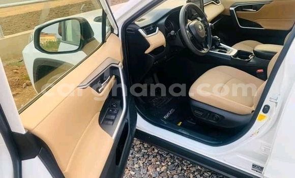 Sayi Na hannu Toyota Highlander White Mota in Accra a Greater Accra Sayi Na hannu Toyota Highlander White Mota in Accra a Greater Accra