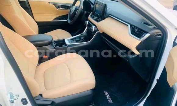 Sayi Na hannu Toyota Highlander White Mota in Accra a Greater Accra Sayi Na hannu Toyota Highlander White Mota in Accra a Greater Accra