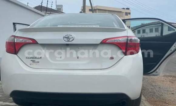 Buy Used Toyota Corolla White Car in Sekondi–Takoradi Metropolitan in Western