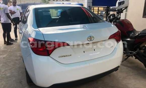 Sayi Na hannu Toyota Corolla White Mota in Sekondi–Takoradi Metropolitan a Yamma