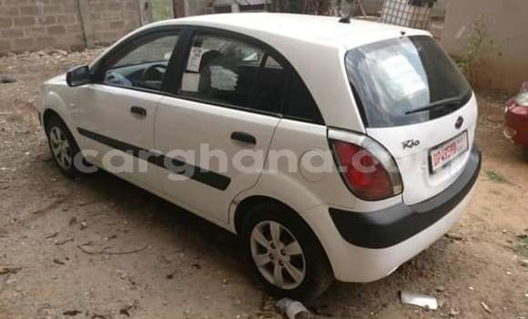 Sayi Na hannu Kia Rio White Mota in Sekondi–Takoradi Metropolitan a Yamma Sayi Na hannu Kia Rio White Mota in Sekondi–Takoradi Metropolitan a Yamma