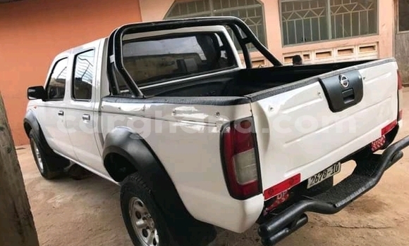 Ra Àlòkù Nissan Pickup funfun Ọkọ̀ in Accra ni Greater Accra Ra Àlòkù Nissan Pickup funfun Ọkọ̀ in Accra ni Greater Accra